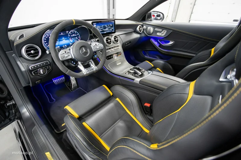 Mercedes-Benz Klasa C W205 C 63 AMG 23