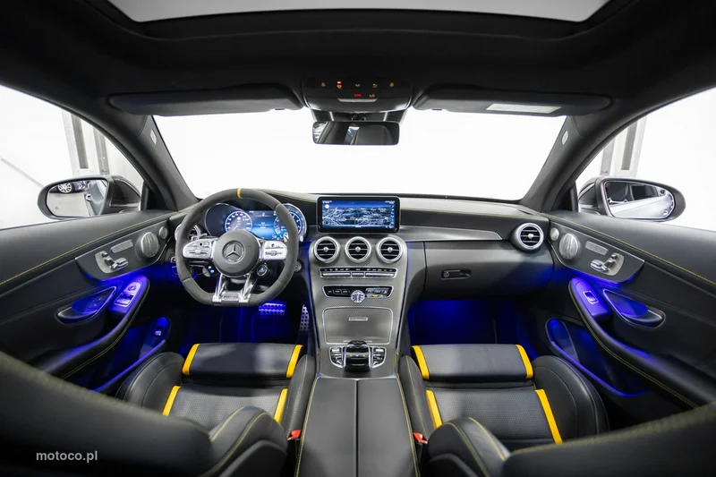 Mercedes-Benz Klasa C W205 C 63 AMG 24