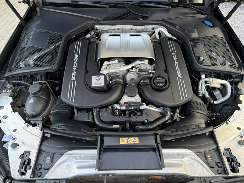 Mercedes-Benz Klasa C W205 C 63 AMG 30