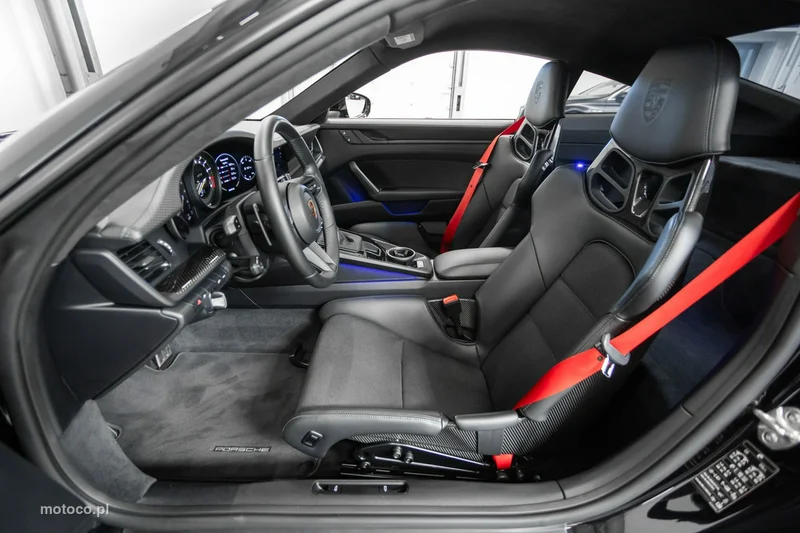 Porsche 911 992 23