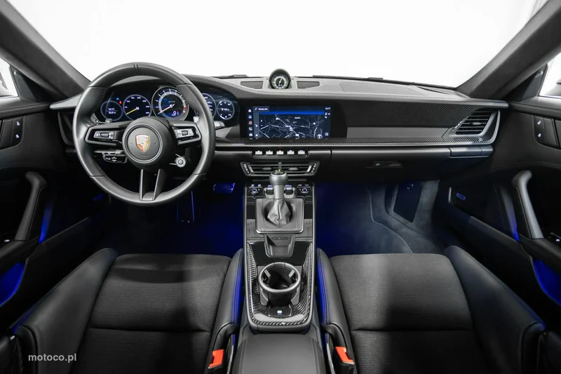 Porsche 911 992 25