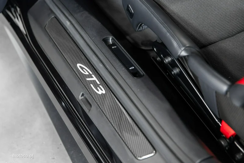 Porsche 911 992 30
