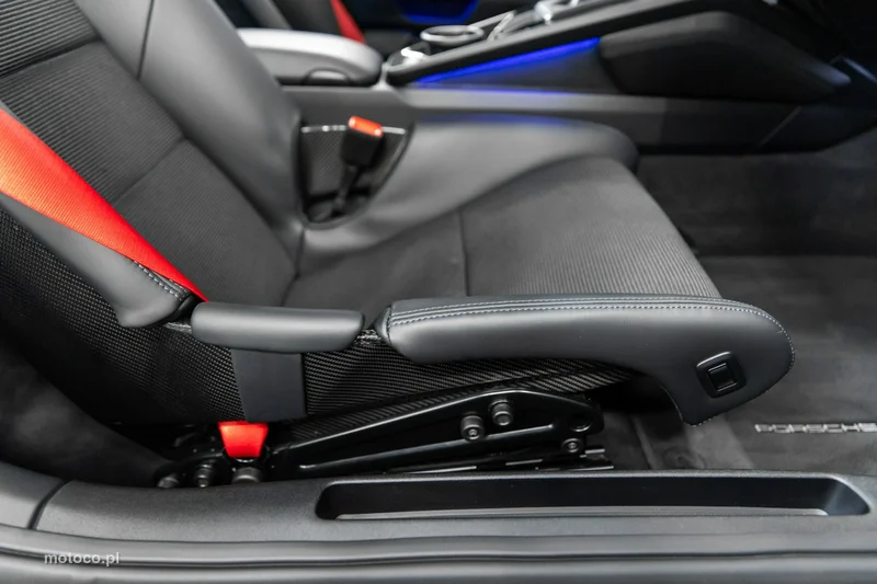 Porsche 911 992 65