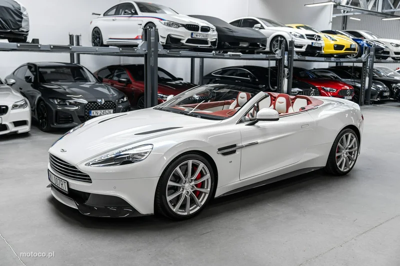 Aston Martin Vanquish 13
