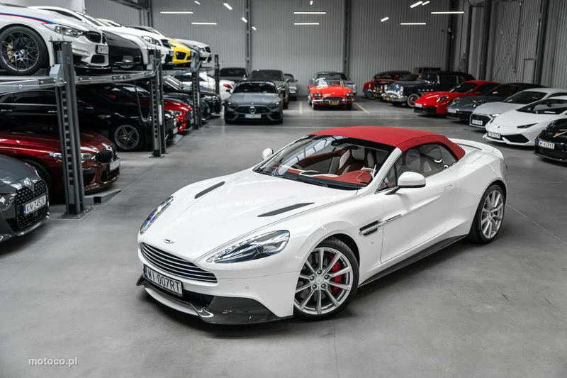 Aston Martin Vanquish 14