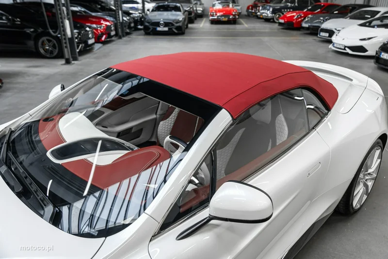 Aston Martin Vanquish 15