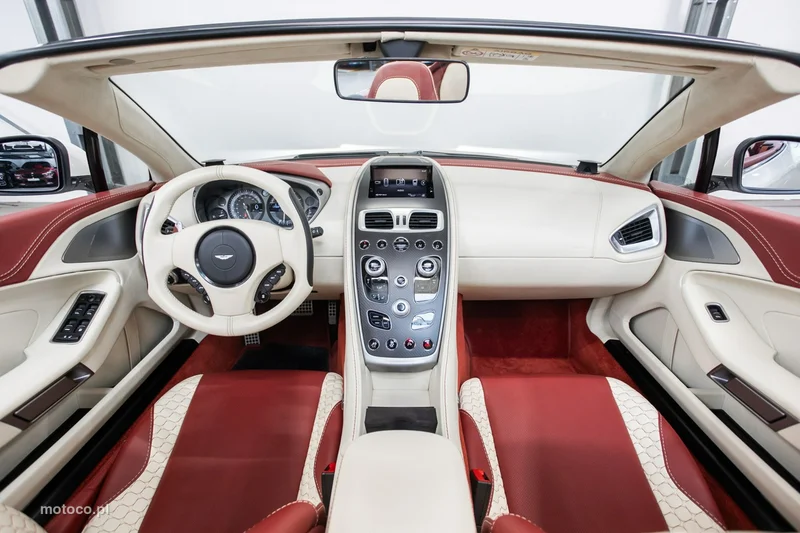 Aston Martin Vanquish 26