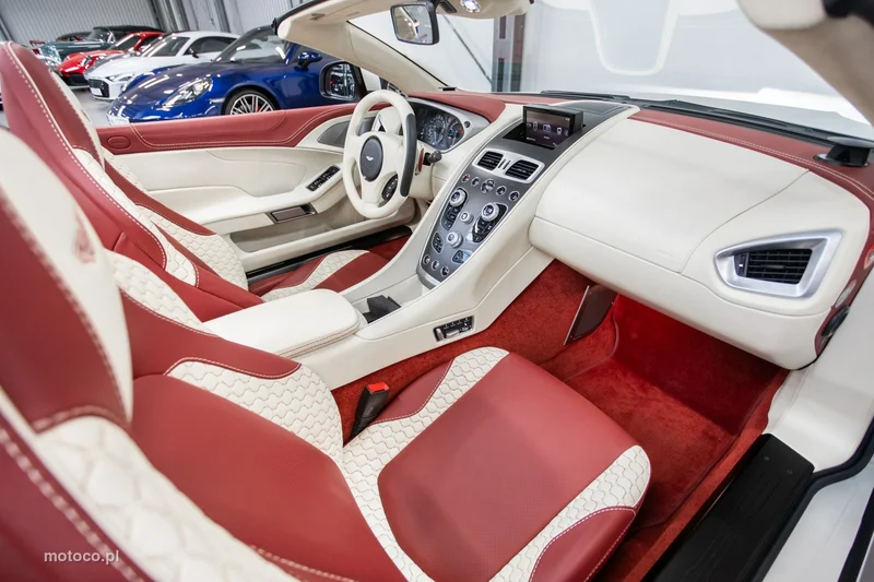 Aston Martin Vanquish 27