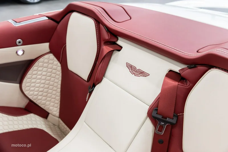 Aston Martin Vanquish 37
