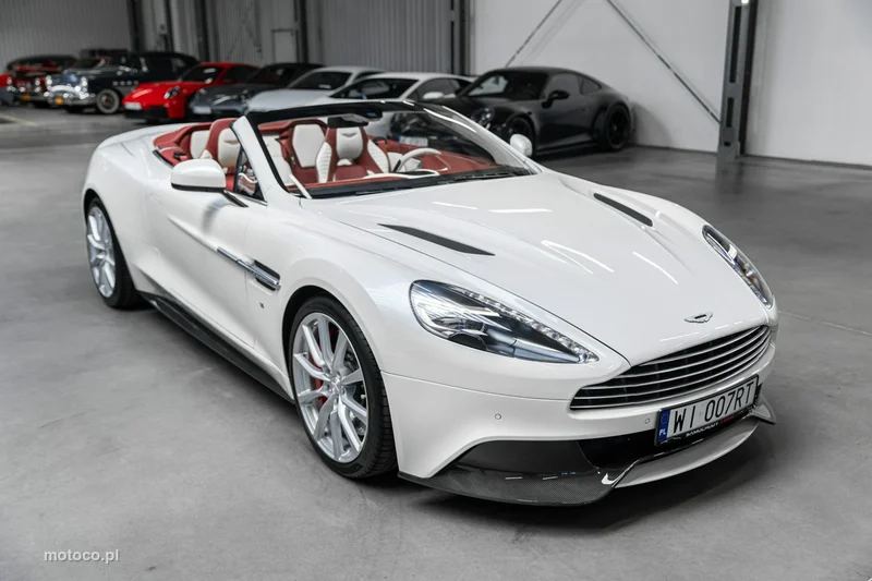 Aston Martin Vanquish 5