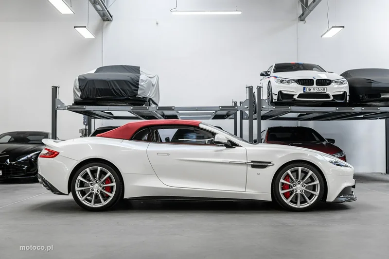 Aston Martin Vanquish 6