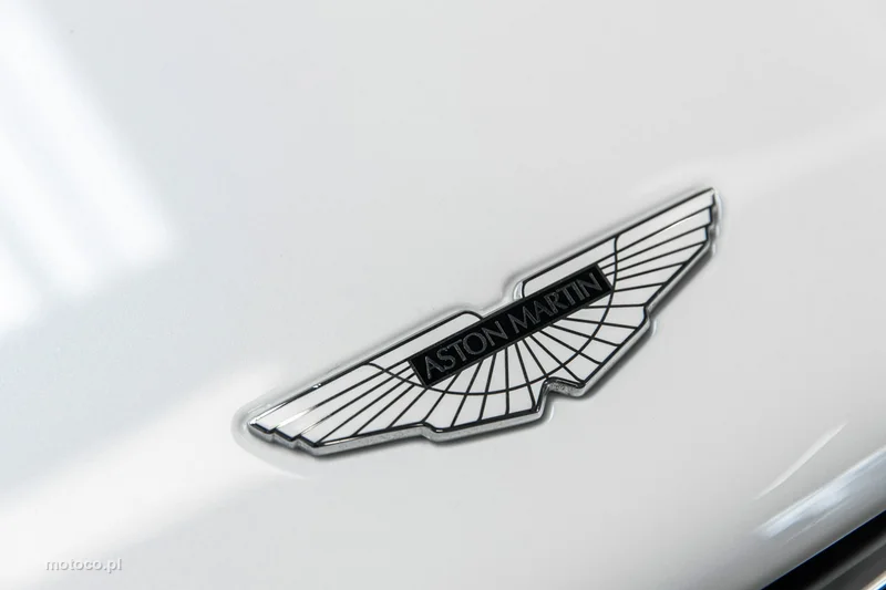 Aston Martin Vanquish 55