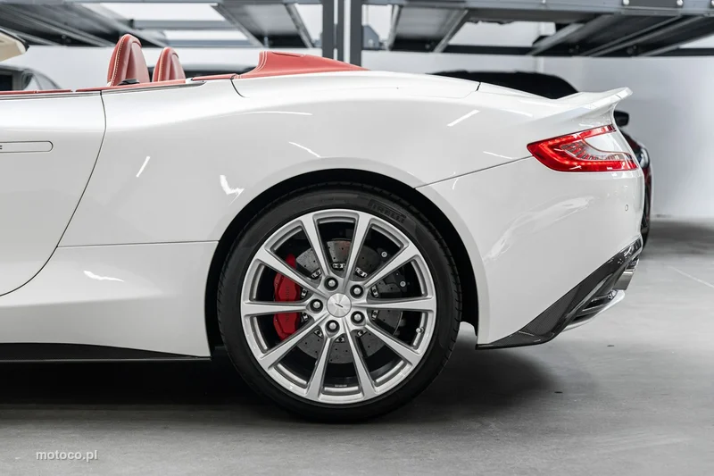 Aston Martin Vanquish 56