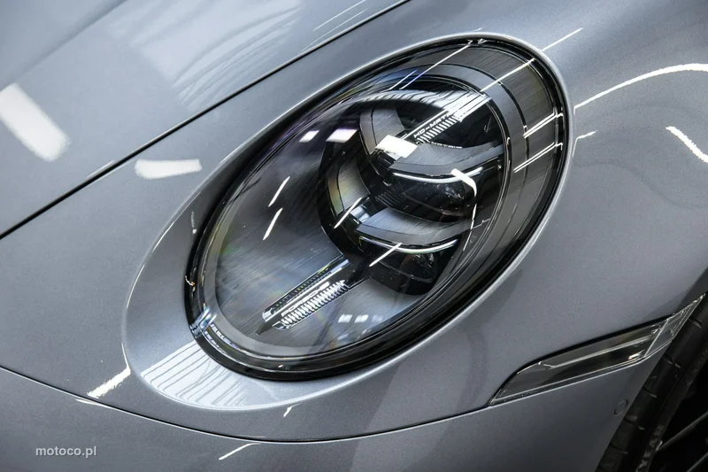 Porsche 911 992 13