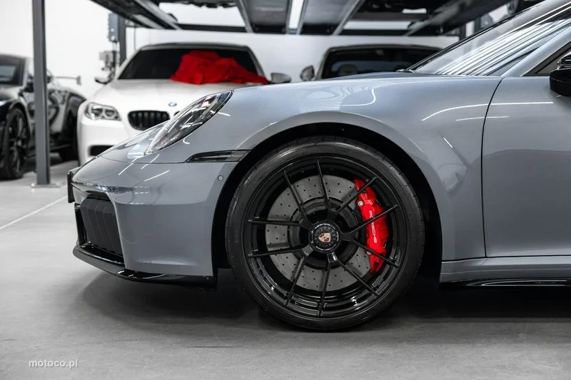 Porsche 911 992 15