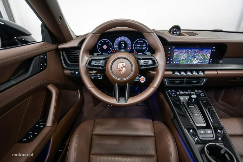 Porsche 911 992 25