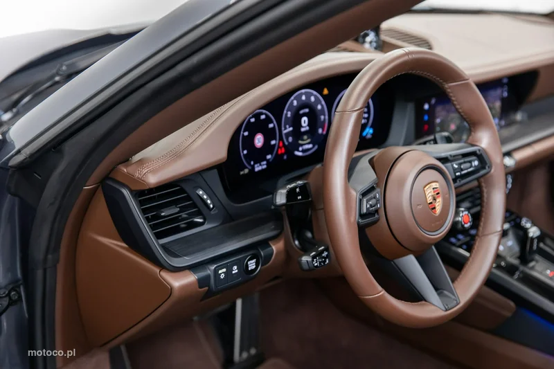 Porsche 911 992 28