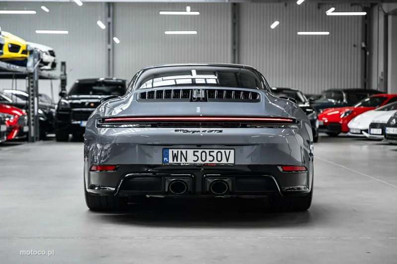 Porsche 911 992 8