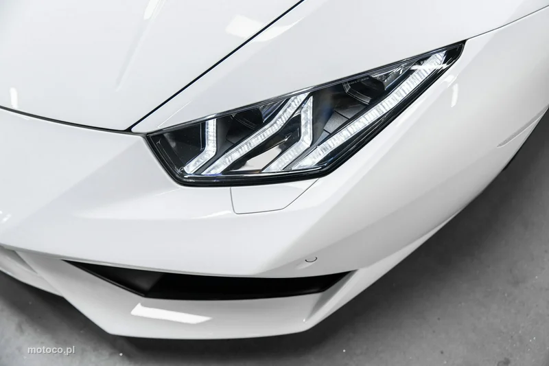 Lamborghini Huracan 12