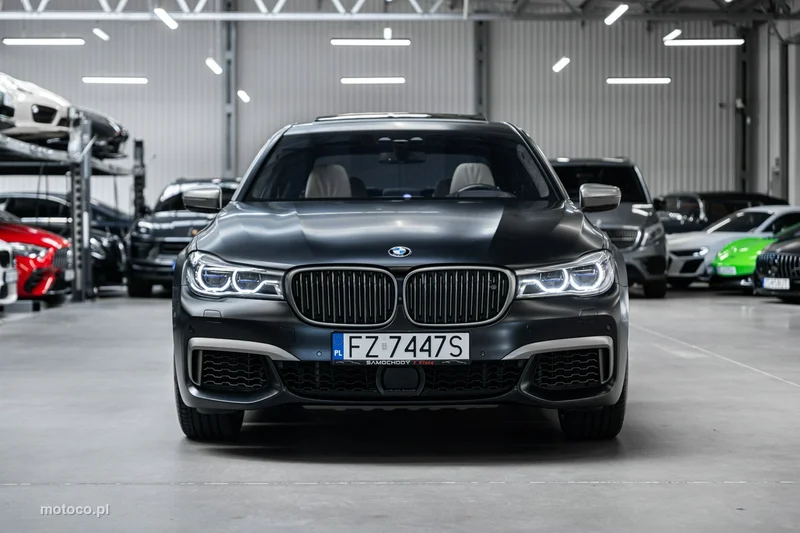 BMW M760 2