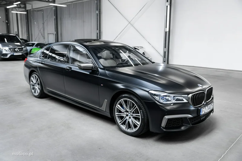 BMW M760 3
