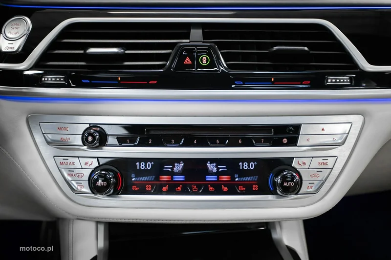 BMW M760 34
