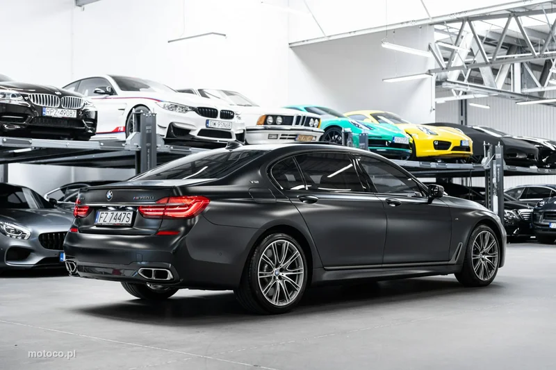 BMW M760 5
