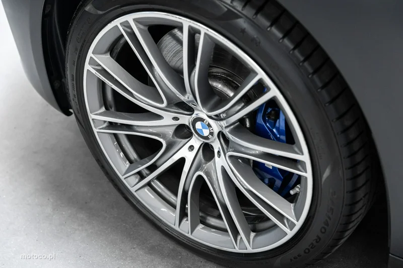 BMW M760 47