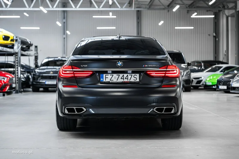 BMW M760 6