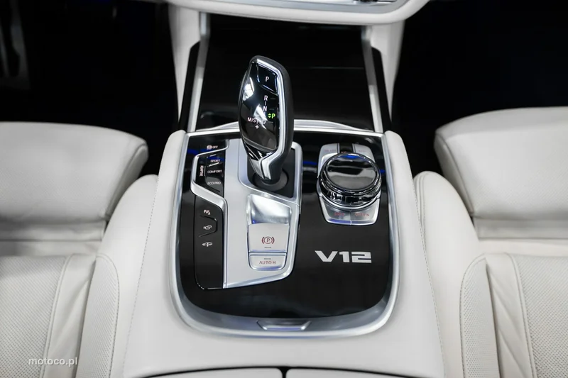 BMW M760 51