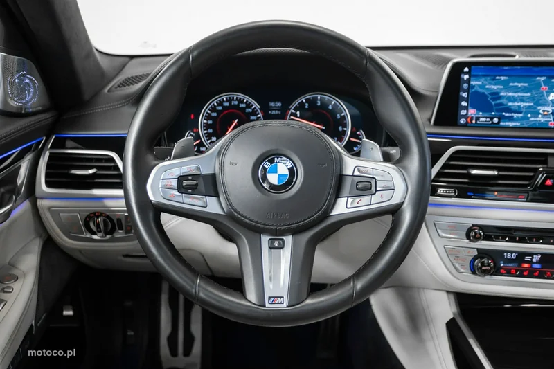BMW M760 52