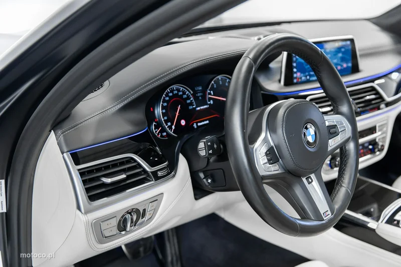 BMW M760 55