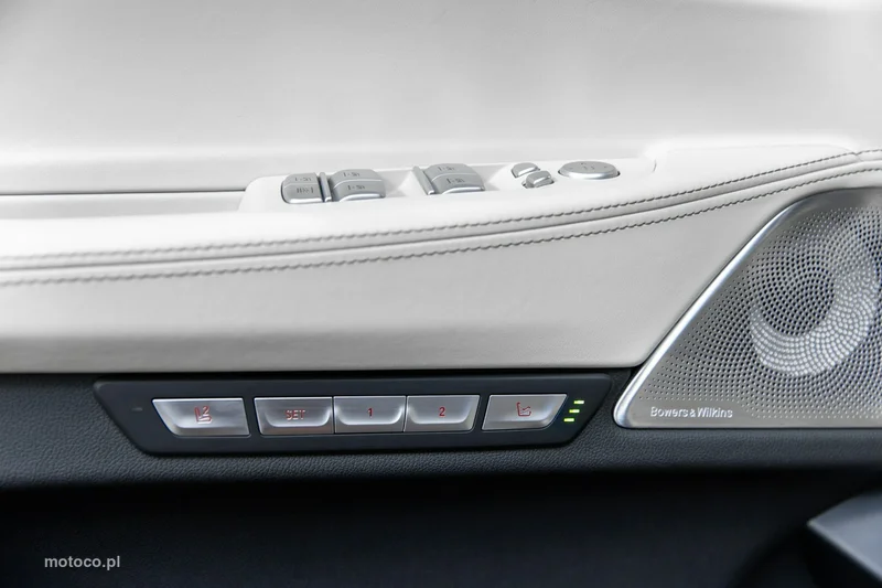 BMW M760 56
