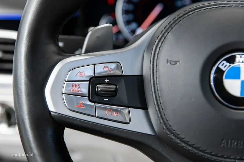 BMW M760 59