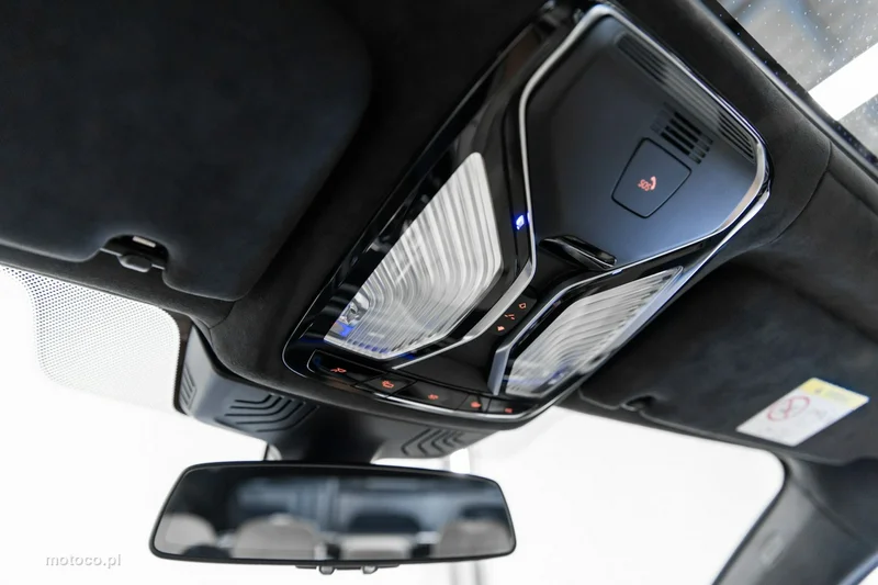 BMW M760 61