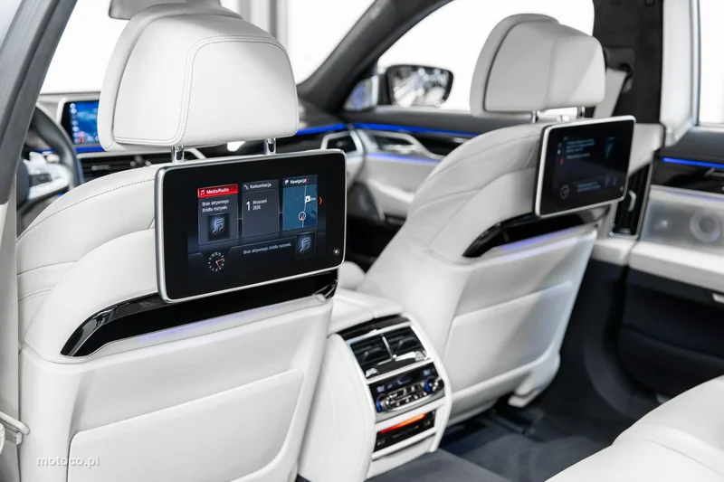 BMW M760 63