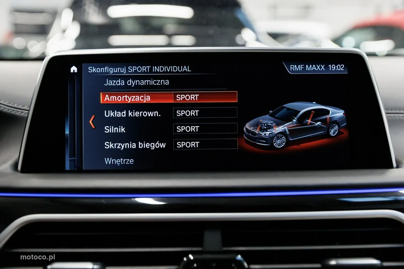 BMW M760 77