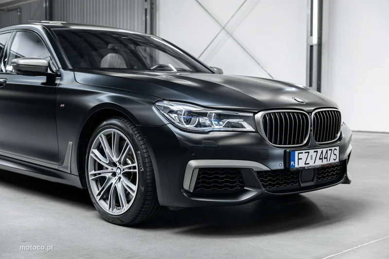 BMW M760 10
