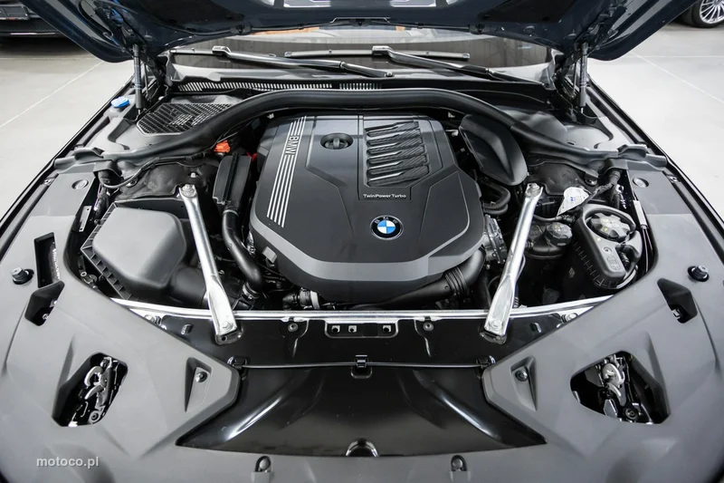 BMW Seria 8 G14 840 19