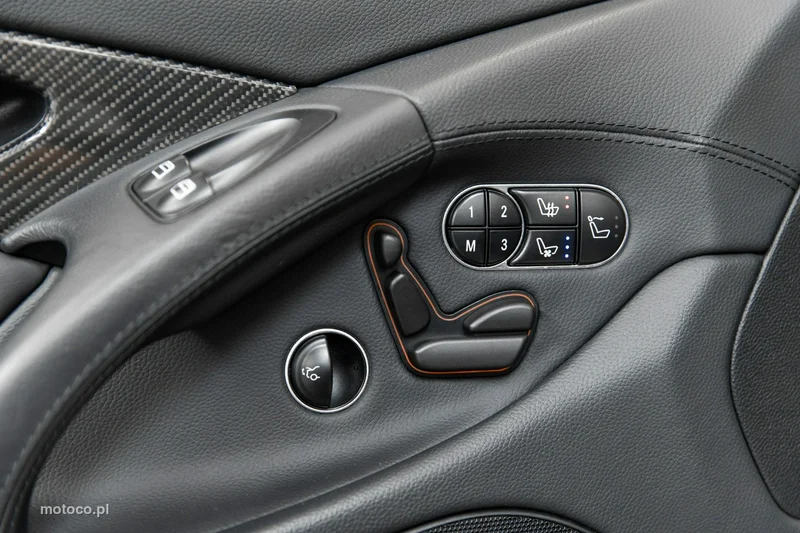 Mercedes-Benz SL R230 63 AMG 33