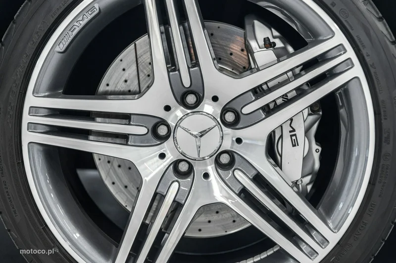 Mercedes-Benz SL R230 63 AMG 53