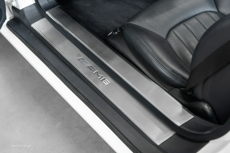 Mercedes-Benz SL R230 63 AMG 68