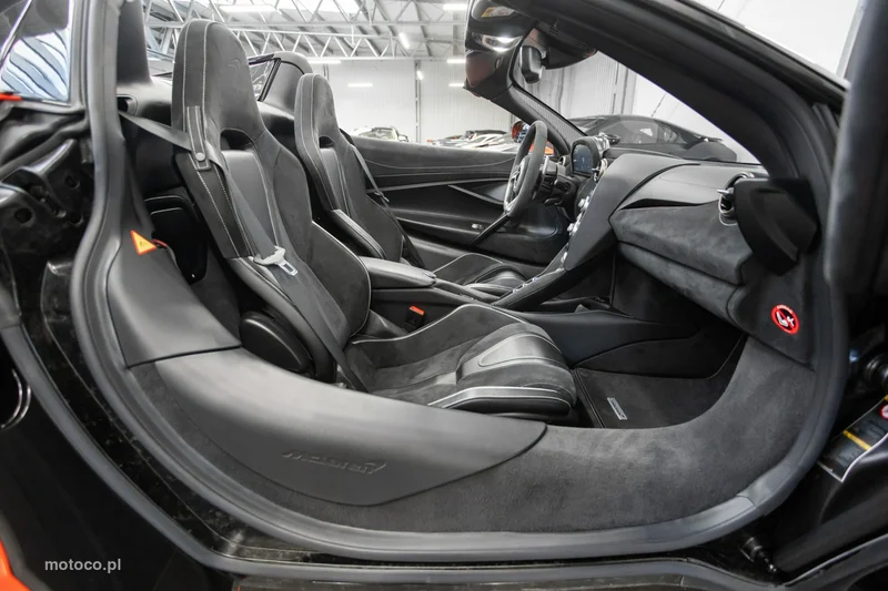 McLaren 720S Spider 32