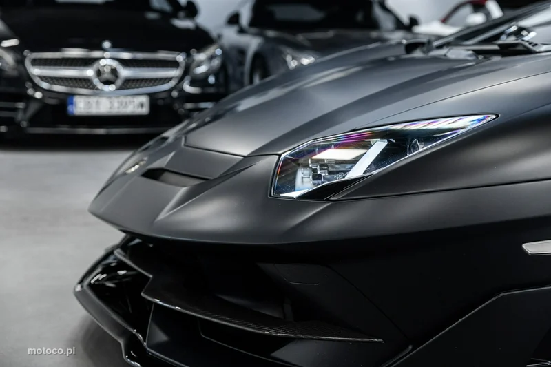 Lamborghini Aventador 15