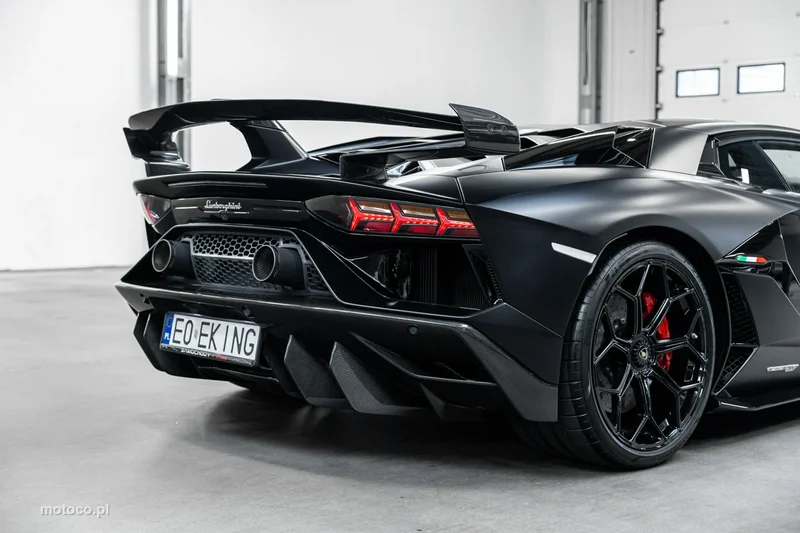 Lamborghini Aventador 20
