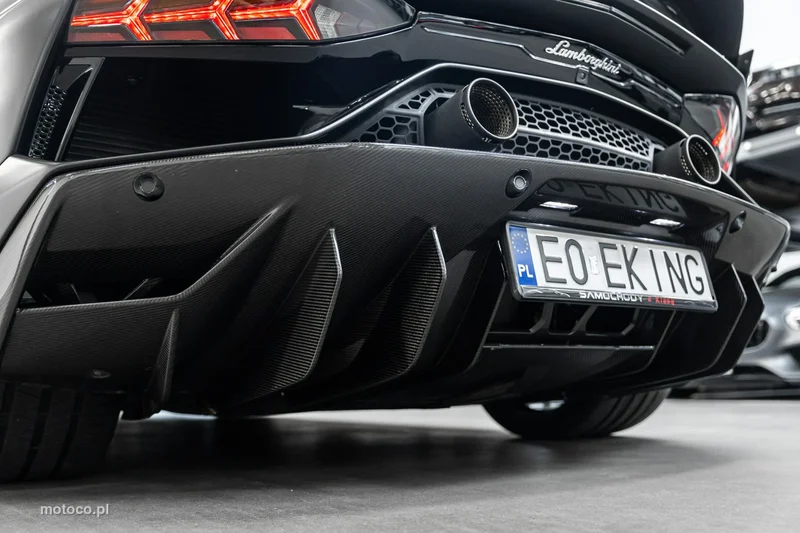 Lamborghini Aventador 23