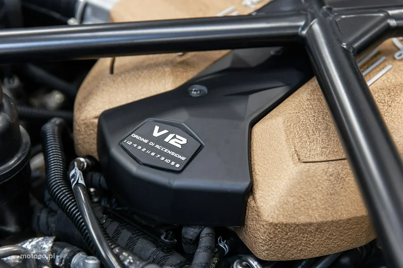 Lamborghini Aventador 26