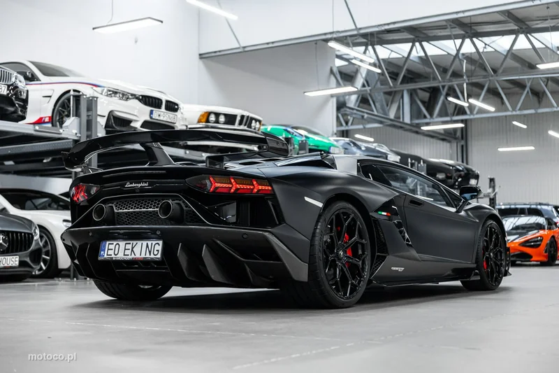 Lamborghini Aventador 48