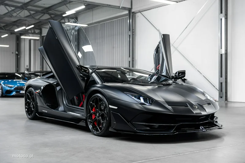 Lamborghini Aventador 6