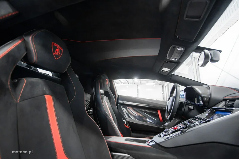 Lamborghini Aventador 66